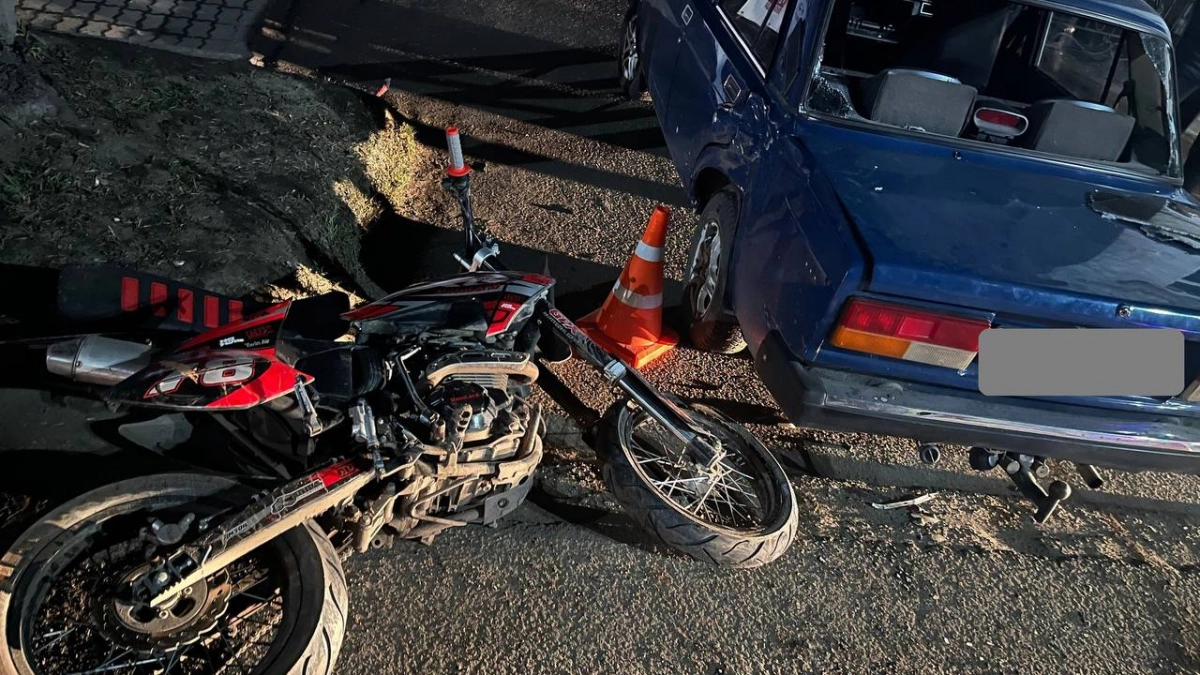 16-летний "мотогонщик" без прав покалечился в жестком ДТП в центре Слободского