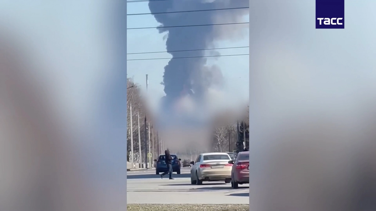 Трое погибли и 58 пострадали из-за взрыва и пожара на предприятии в Нижнекамске