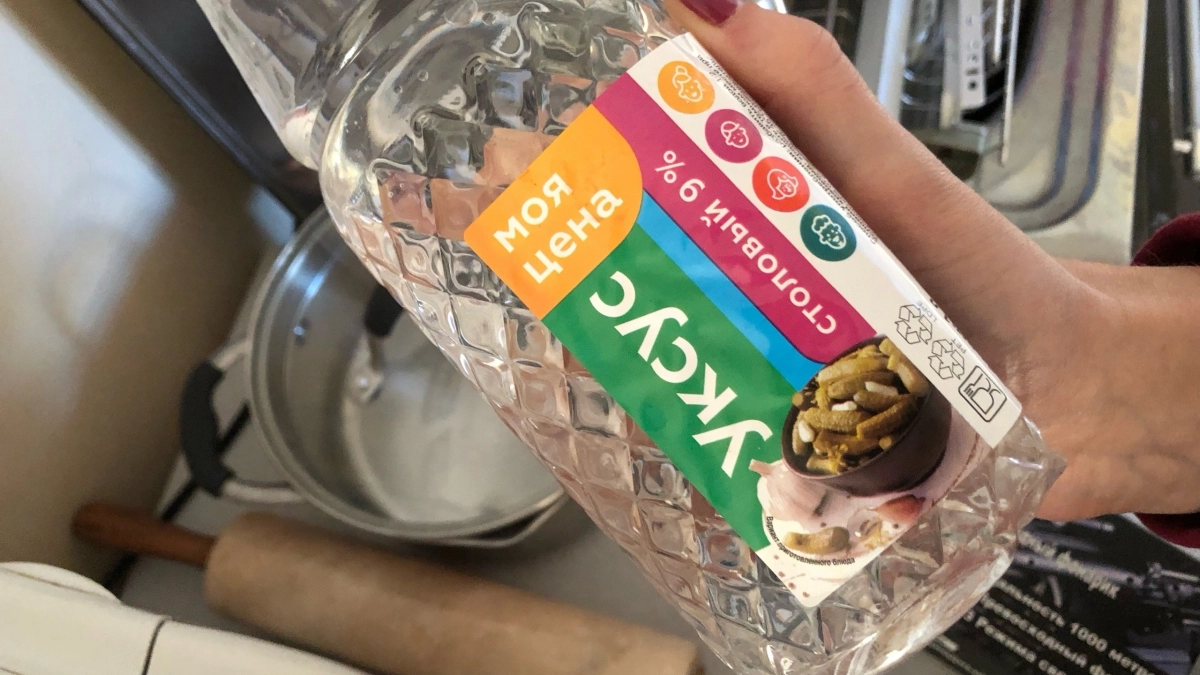 Весной покупаю 3 л уксуса - и не мучаюсь, как остальные: посоветовал старичок из деревни - дома спокойно до лета