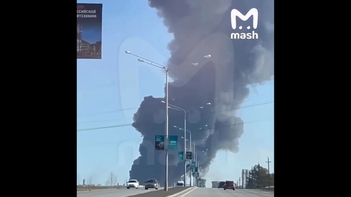 Трое погибли и 72 пострадали из-за взрыва и пожара на предприятии в Нижнекамске