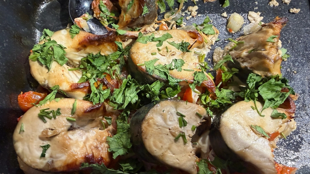 Последнее время дешевый минтай скупаю килограммами: готовлю настоящий деликатес - проще рецепта не знала