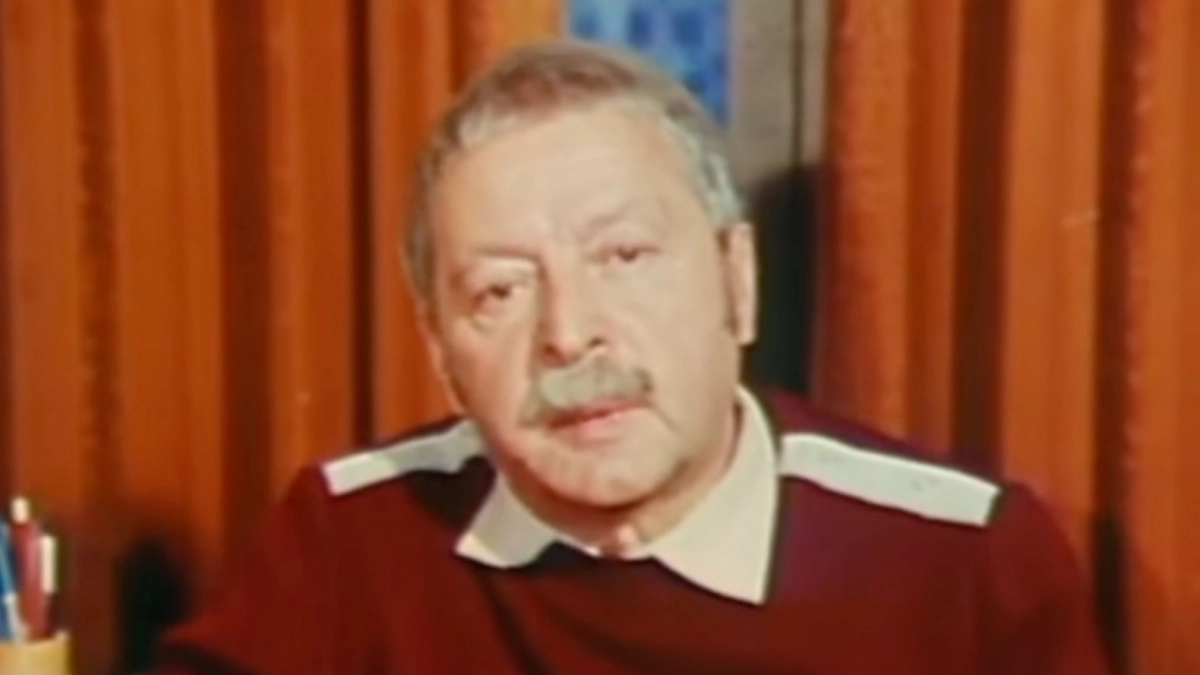 Почему с возрастом хочется меньше общаться: простые и мудрые слова Юрия Левитанского, которые объясняют все