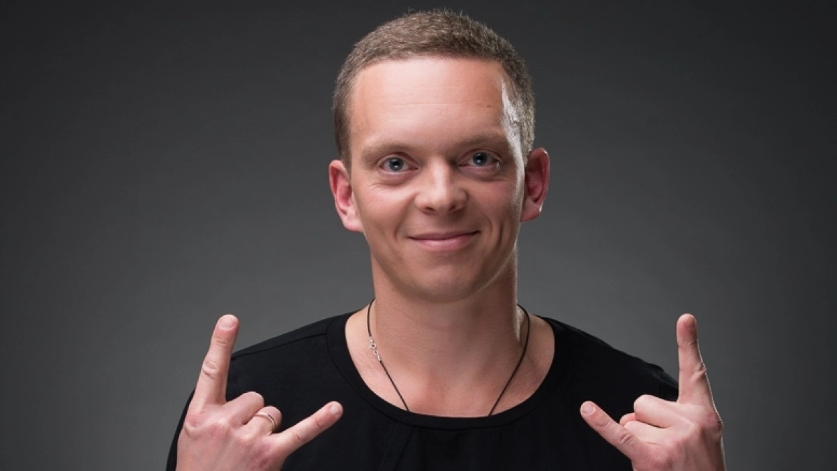 "Ошибка - это ступень, помогающая перейти на новый уровень": кировский тренер учит детей акробатическому рок-н-роллу