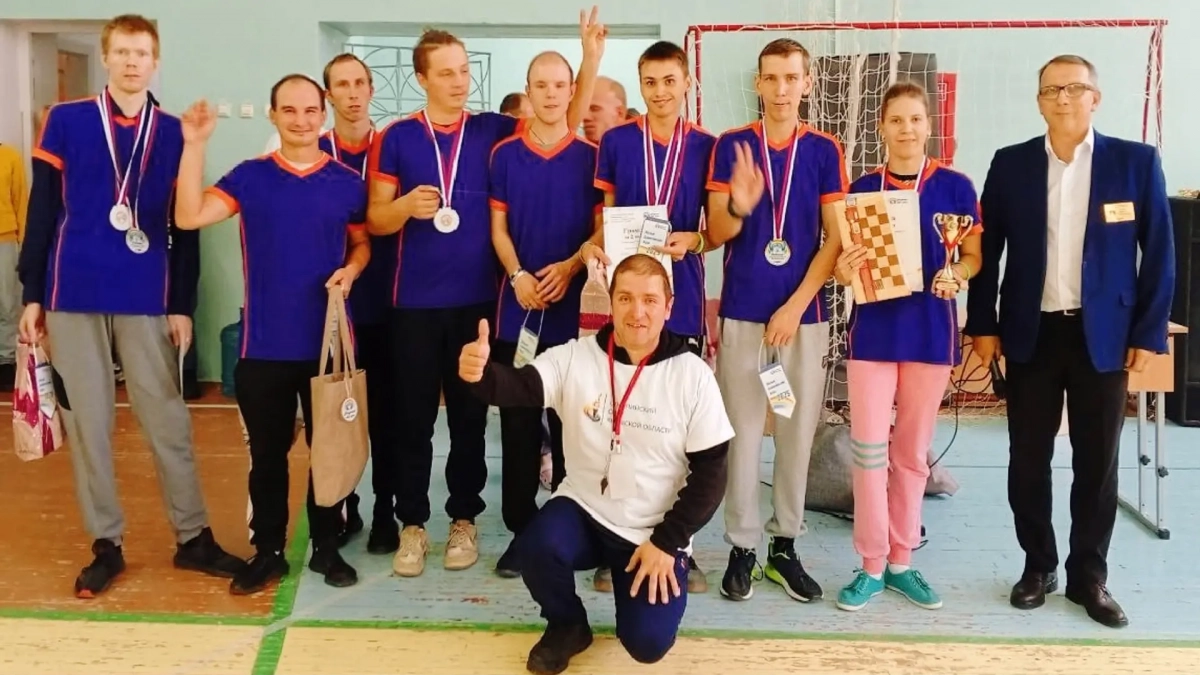 "Ребята с особенностями имеют право на спорт": кировский тренер из интерната "Родник" доказывает это каждый день