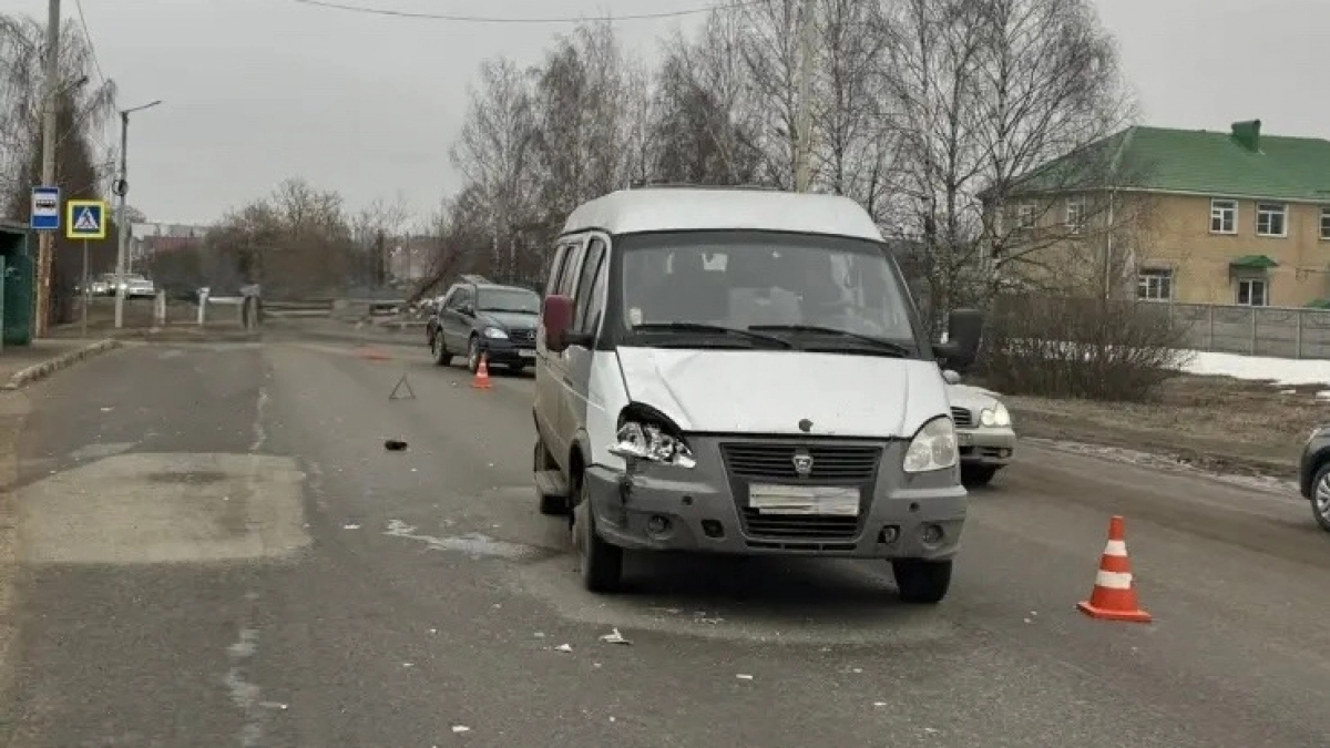 В пригороде Кирова водитель "Газели" сбил 46-летнюю женщину насмерть