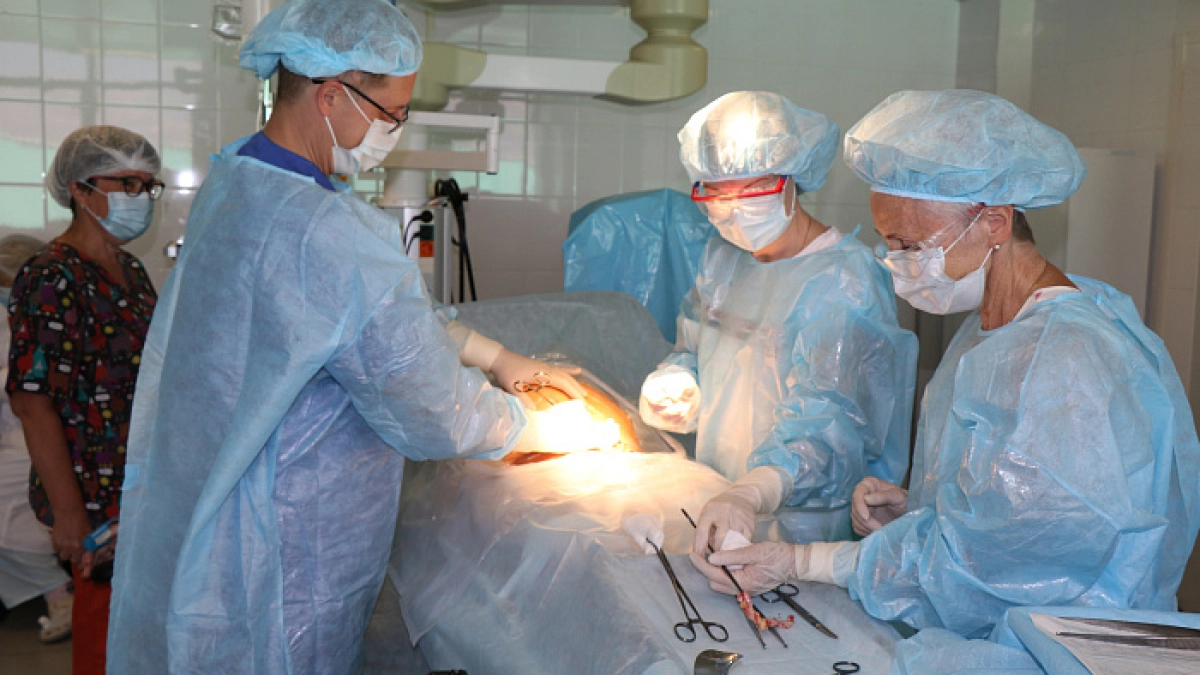 Кировские врачи приняли сложные роды и спасли маму и малыша