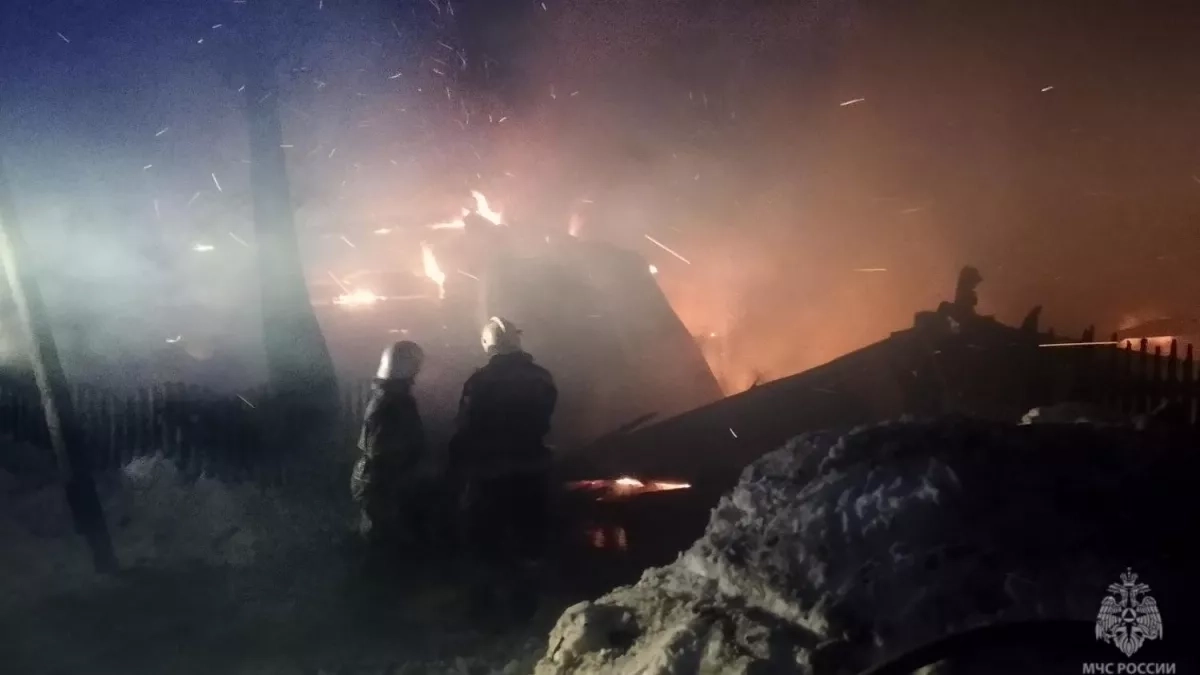 Шесть человек тушили частную баню в Юрьянском округе