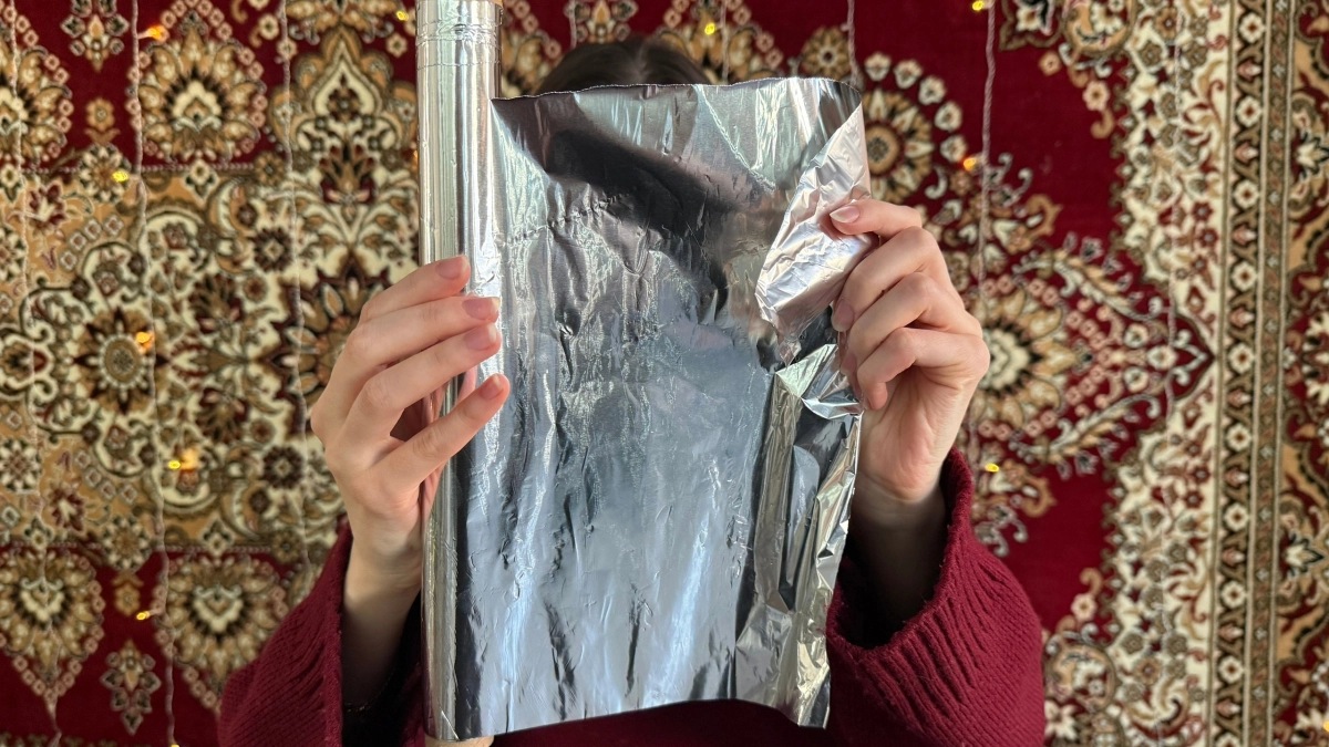 Фольга творит чудеса: трюк, который превратит неухоженные волосы в роскошную шевелюру за минуты