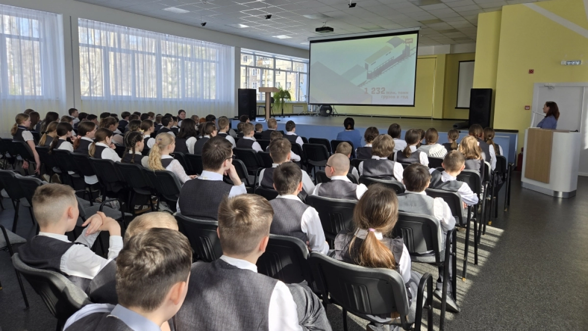 Уроки по безопасности на железной дороге проходят в школах Кировской области