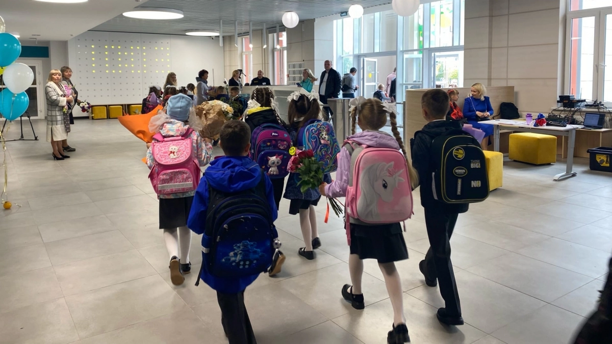 В Кирове школьников стали не допускать к занятиям из-за "неправильной" формы