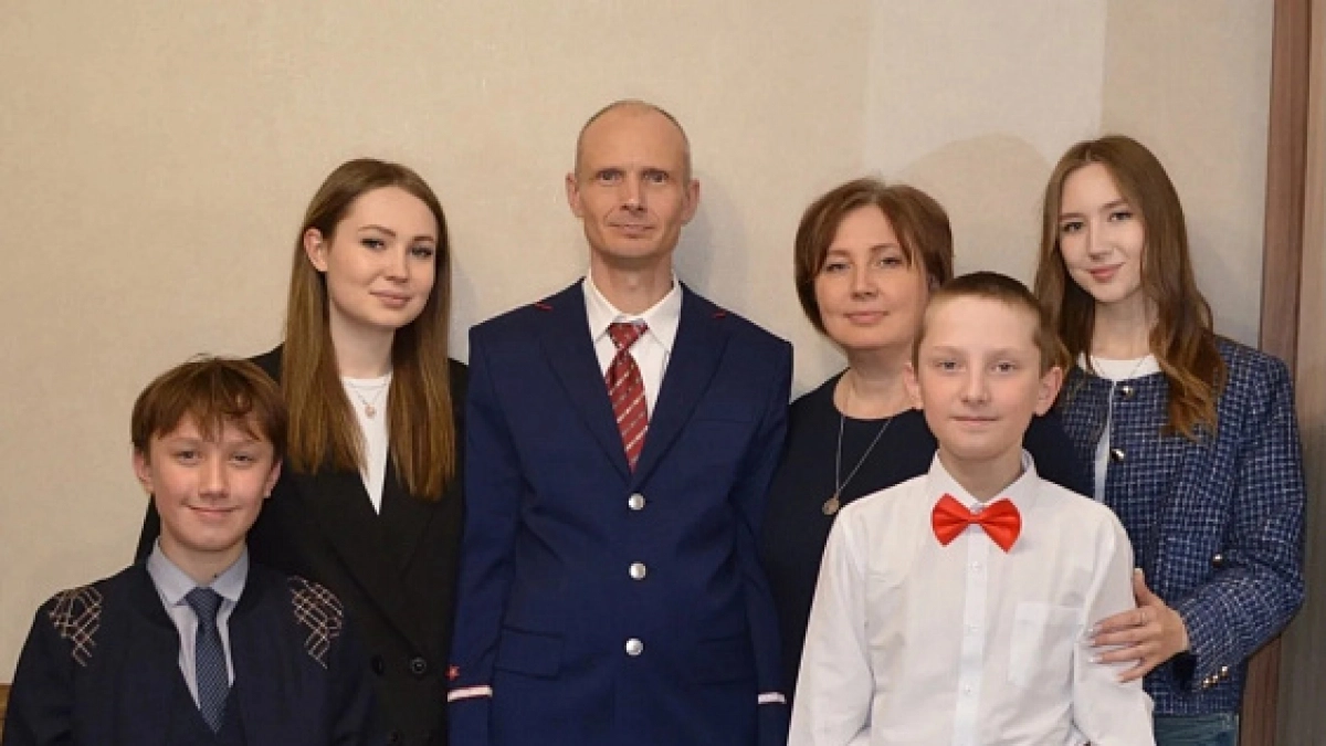 Владимир Путин наградил семью из Кировской области орденом "Родительская слава"