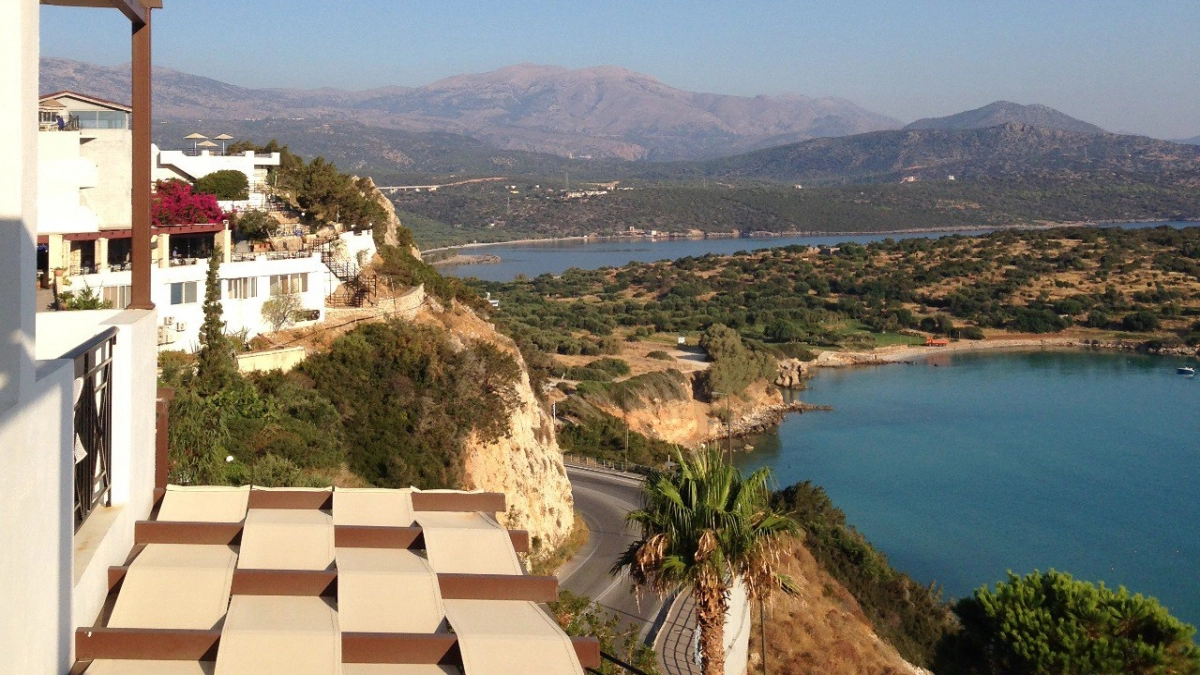 Куда дешевле слетать на отдых в 2026 году? Топ-3 безвизовых стран – сравнение с ценами