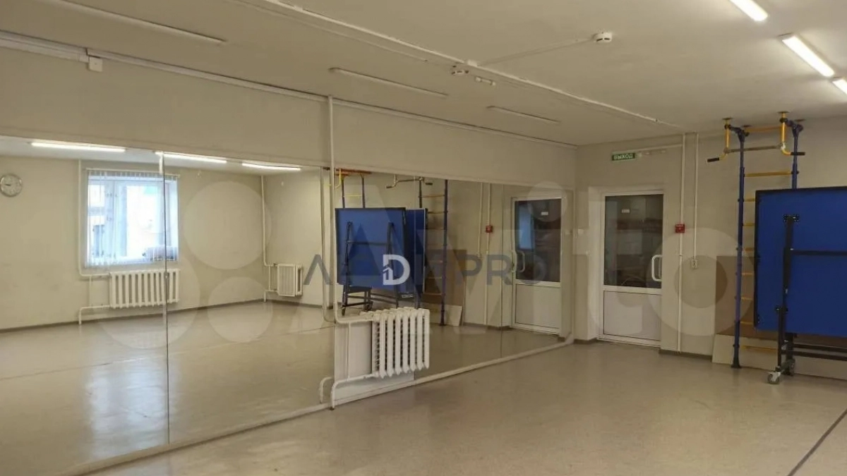 Четырехэтажное здание у администрации Кирова хотят продать за 53 миллиона рублей