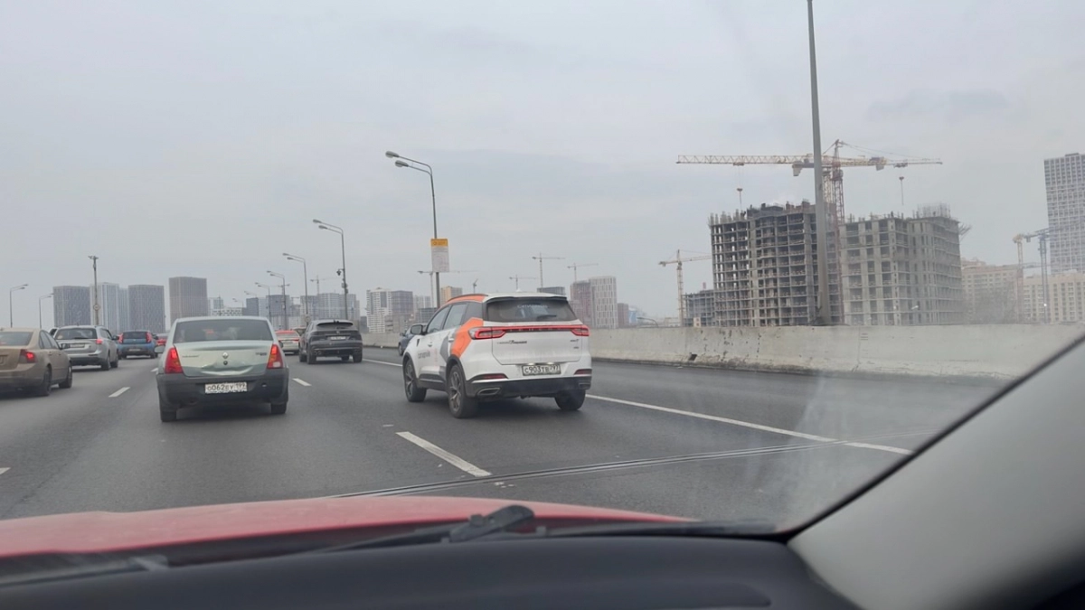 Остановка на мосту по требованию ДПС: что делать, если инспектор поднял жезл