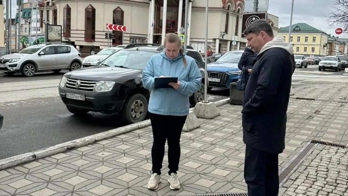 В Кирове начали приводить в порядок улицы к 1 Мая и Дню Победы