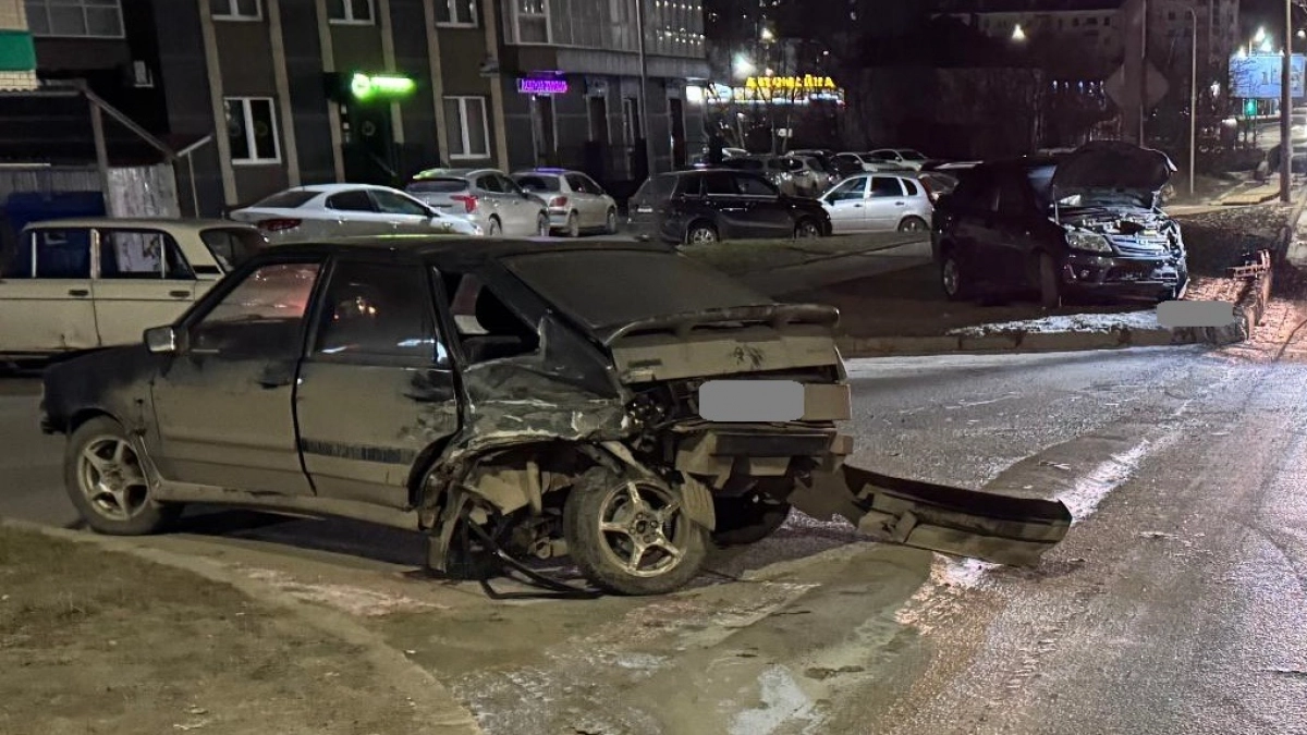 Кировчанин попал в жесткое ДТП и убежал, бросив машину: появилось видео аварии