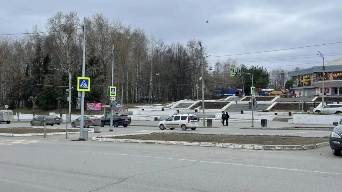 В Кирове светофор на Октябрьском проспекте у цирка начнет работать 11 апреля