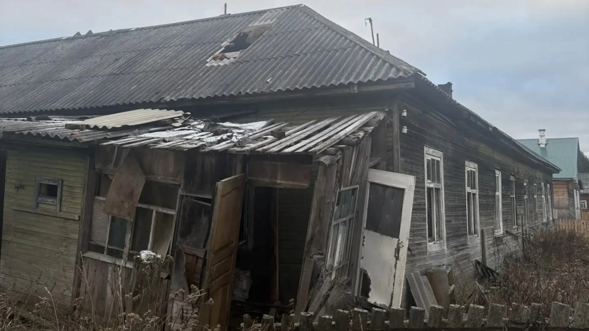 Жители Лузы через прокуратуру добиваются сноса возведенного при Сталине барака