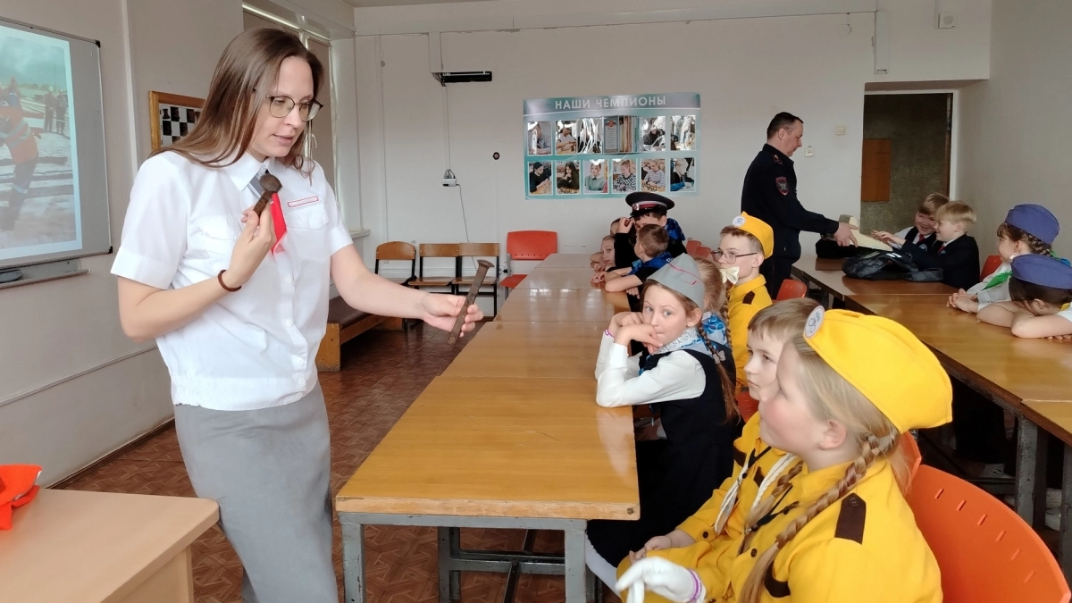 Железнодорожники организовали "станцию безопасности" на слёте юных инспекторов движения Кировской области