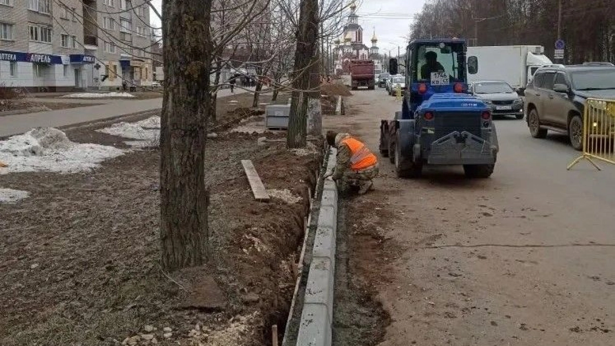 В администрации Кирова пообещали быстрее приводить в порядок улицы и дворы