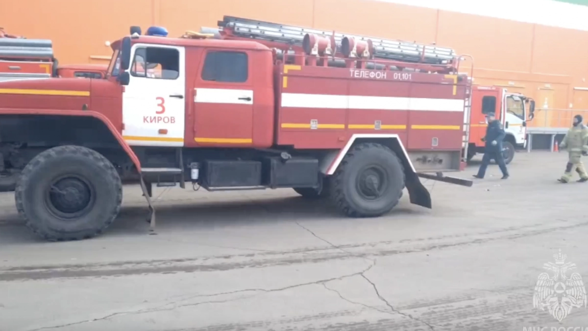 60 человек эвакуировали в Кирове из-за ЧП в торговом центре