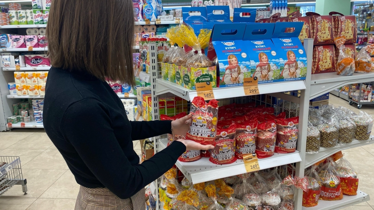 Можно ли купаться и мыть голову на Пасху? Ответ священника