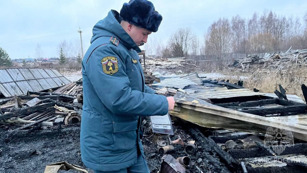 В Кикнуре короткое замыкание спровоцировало сильнейший пожар в доме