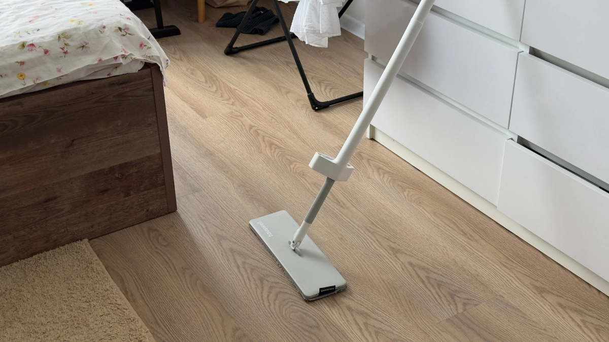 Добавляю одну ложку в воду и забыла о частой уборке: полы сияют и не пачкаются неделями