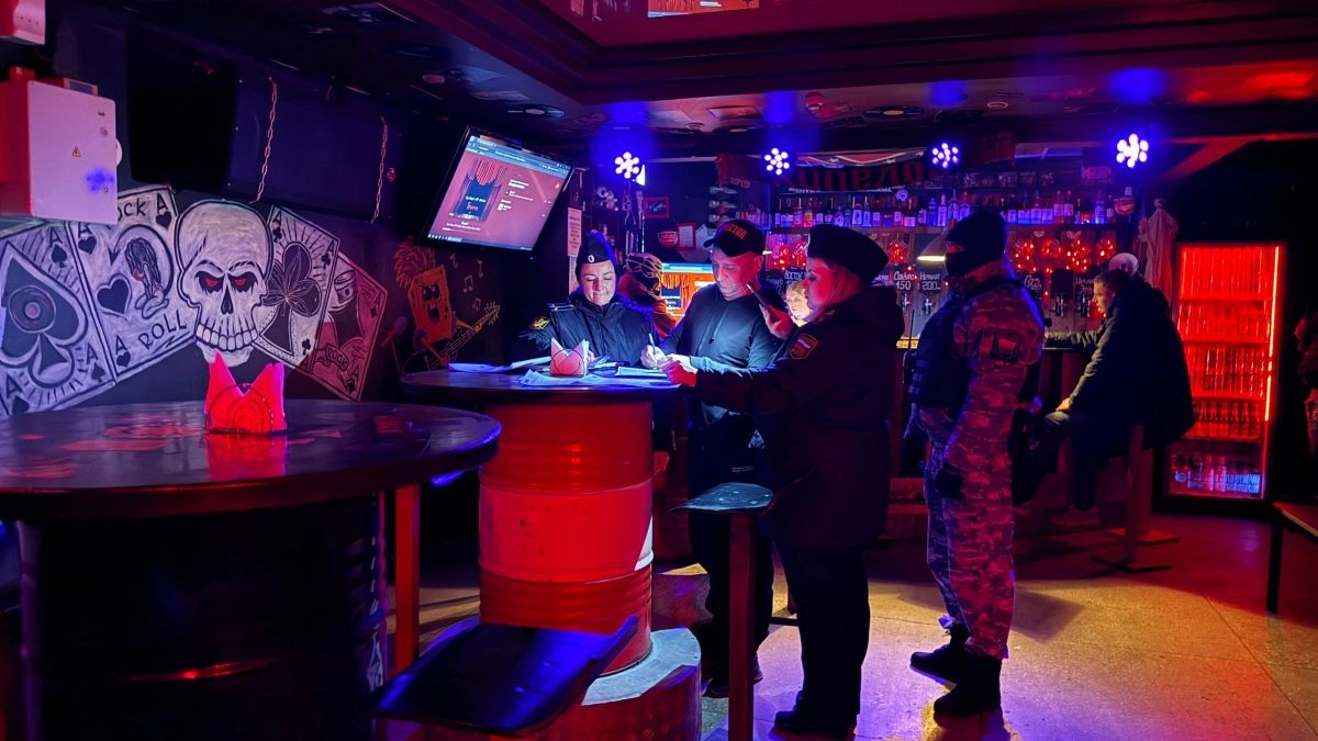 Судебные приставы закрыли популярный рок-бар в центре Кирова