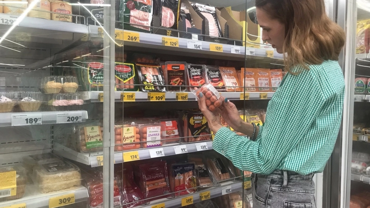 Можно смело брать - там чистое мясо: Роскачество назвало лучшие марки сосисок