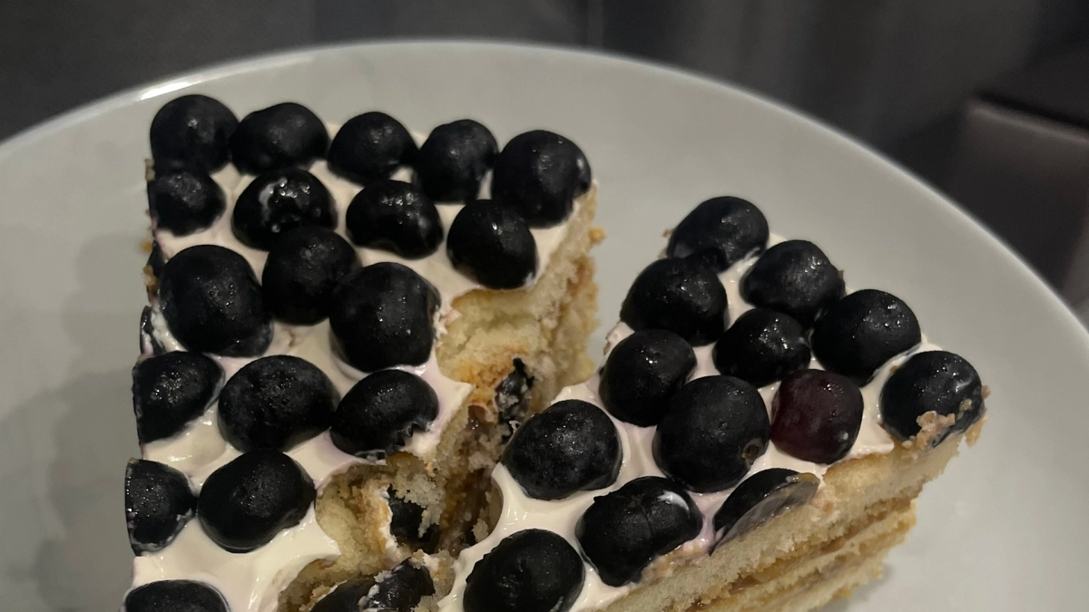 Не с маслом: вот с чем нужно смешать сгущенку, чтобы получить "божественный" крем для тортов - всего за 1 минуту