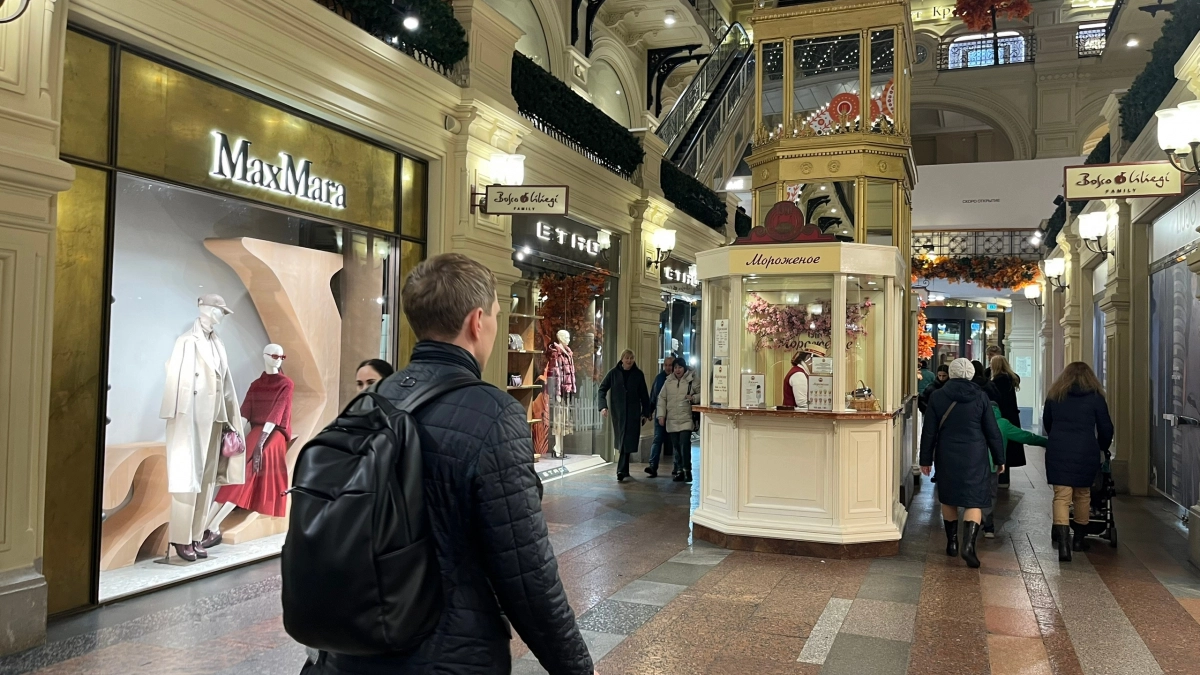 Четыре бренда одежды закрываются в России без возврата