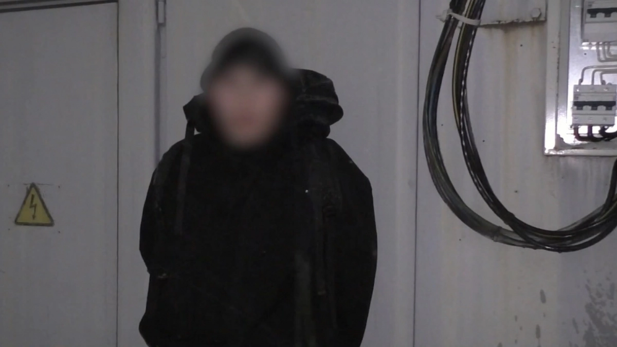 Появилось видео задержания подростка, готовившего поджог подстанции в Кирове