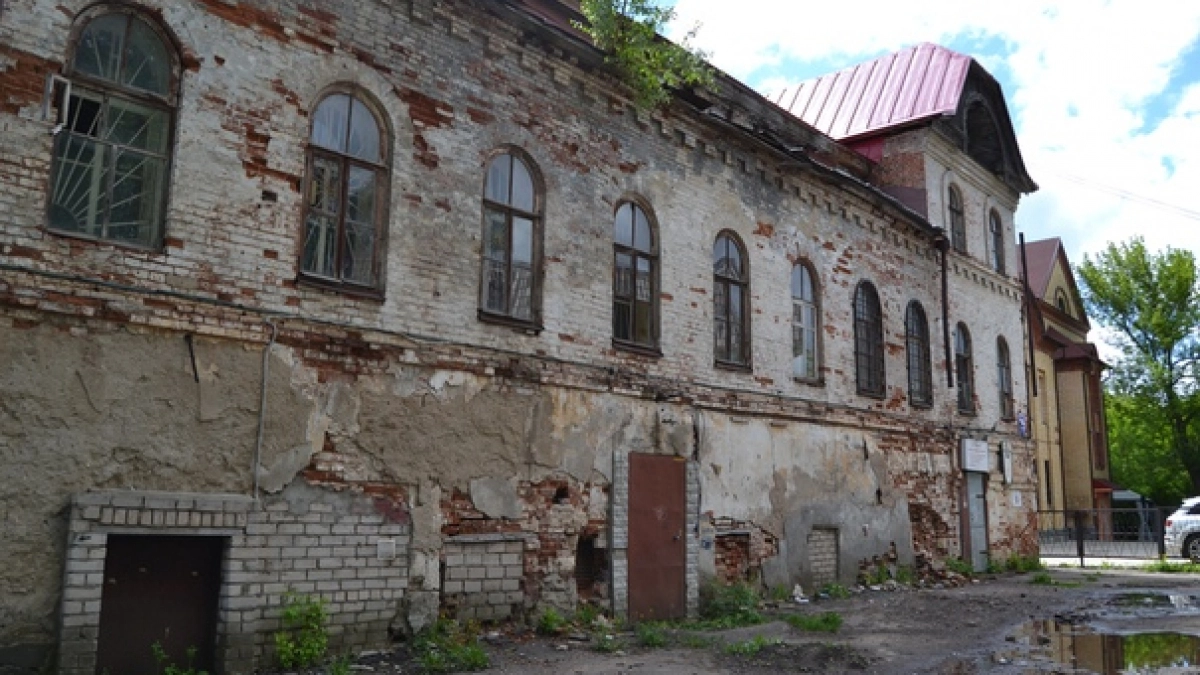 В Кирове продают часть дома с пыточными комнатами