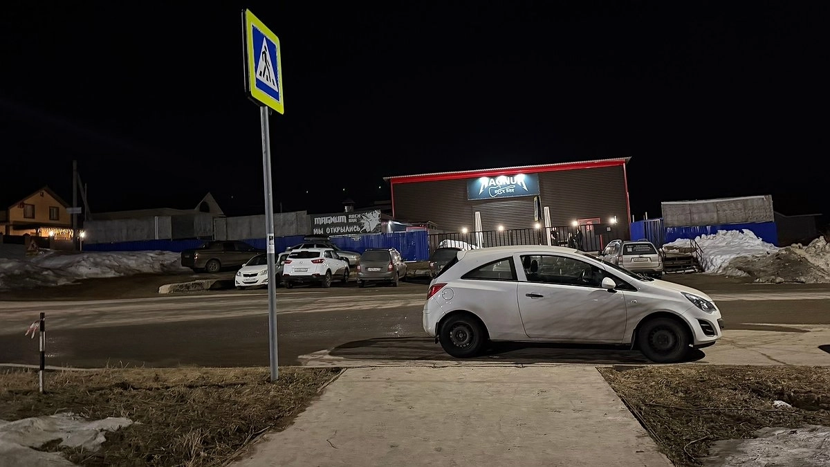 В Кирове регулярно начнут эвакуировать неправильно припаркованные машины