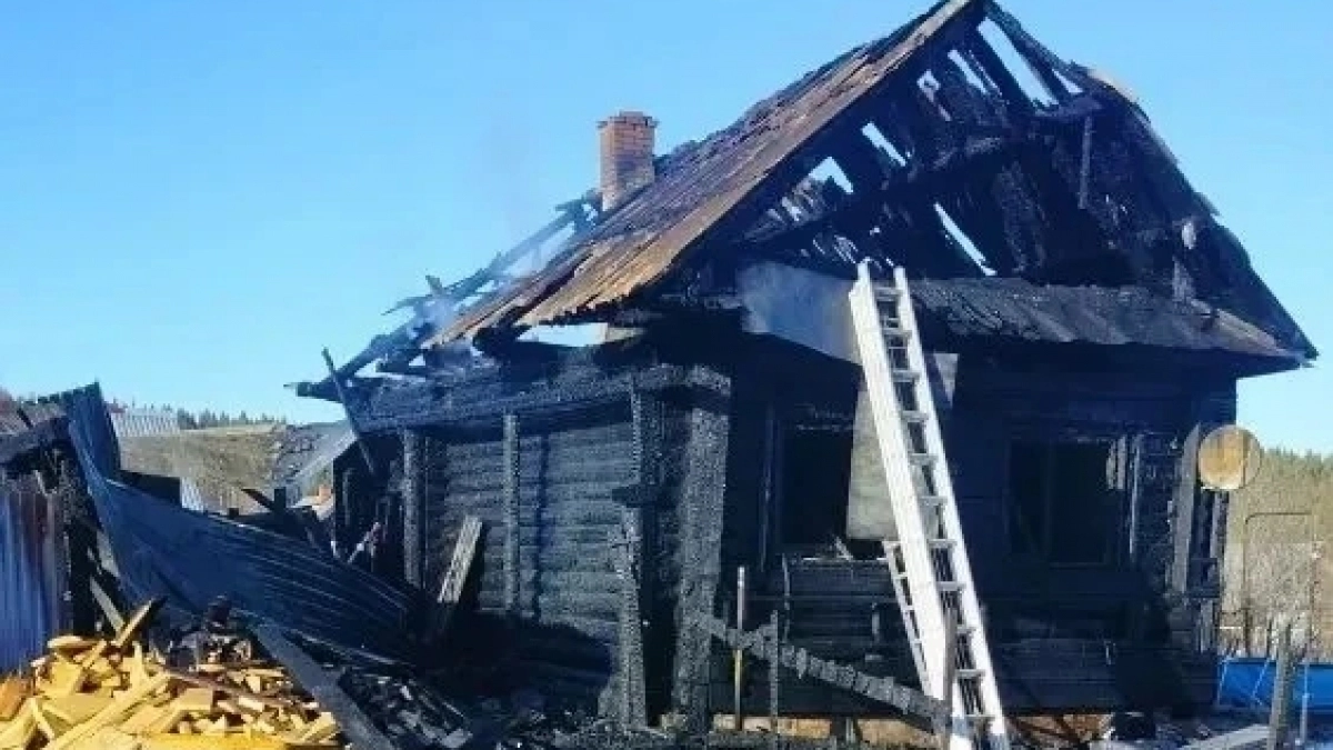 Власти Омутнинского района подобрали жилье для семьи сгоревшего дома