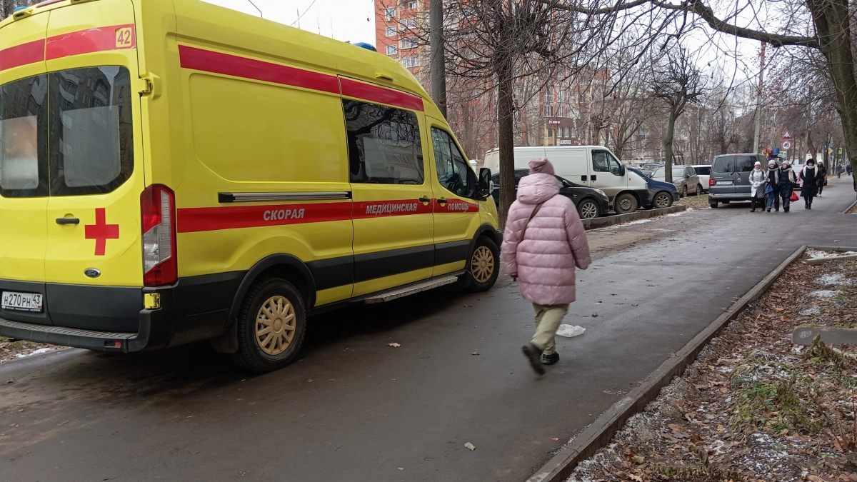 53-летний юрисконсультант скончался на рабочем месте в Кирове