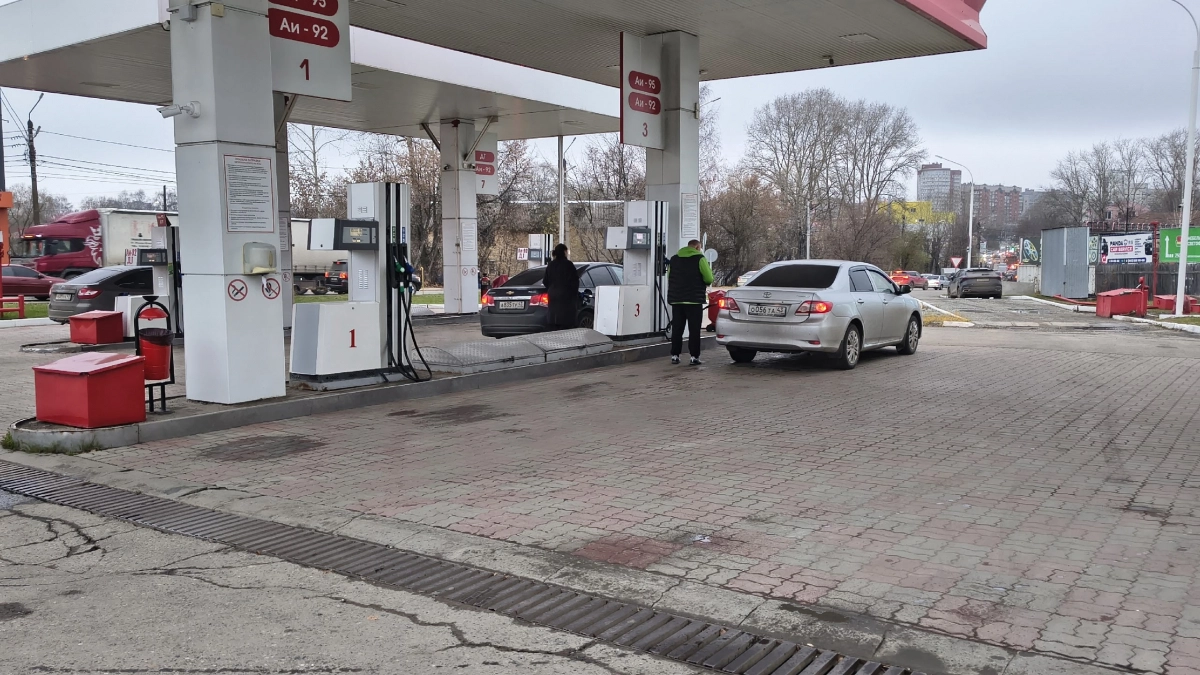 Будем заправляться по-новому: с мая все водители столкнутся с изменениями на АЗС