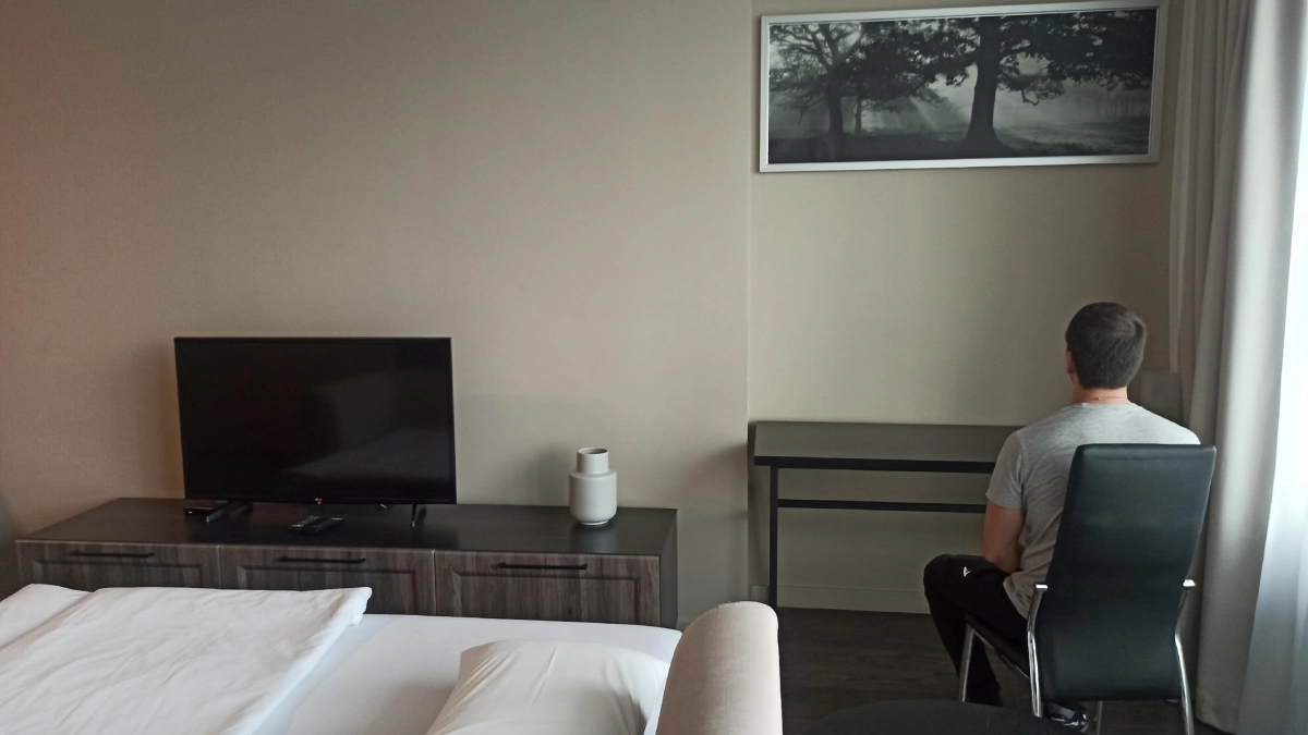 Три предмета на полку: простое правило для комфортной квартиры