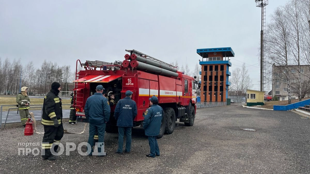 Два частных жилых дома сгорели в Кировской области за сутки 