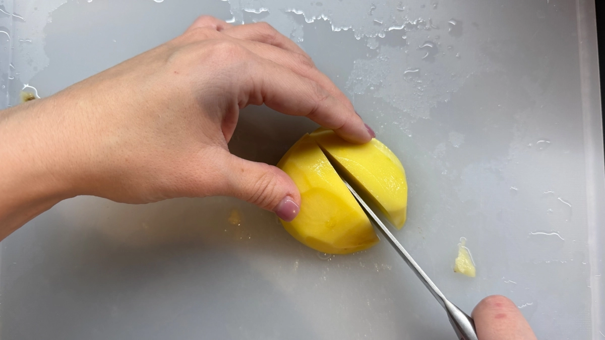  Про масло не вспоминаю: вот на чем обжариваю картошечку до хруста - секрет в 3 ложках