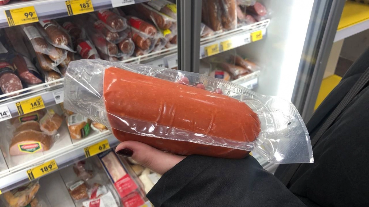 Увидите в составе колбасы эти 2 слова - положите ее на место: не кормите такой кота и не ешьте сами