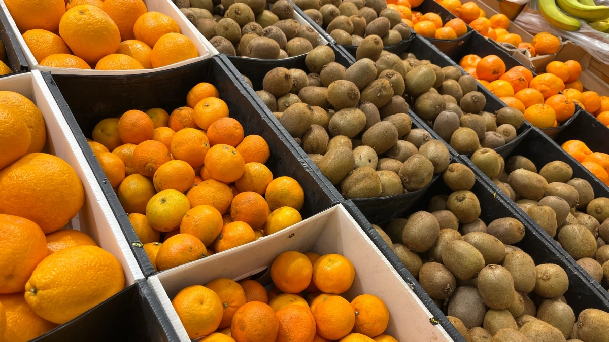 Продавцы терпеть не могут, когда покупатели это знают: как определить сладость мандарина по кожуре