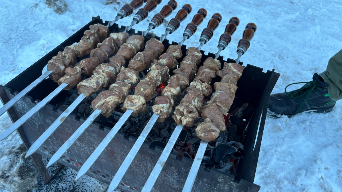 Быстрый маринад для сочного шашлыка - нежнее сливочного масла: мясо буквально тает во рту