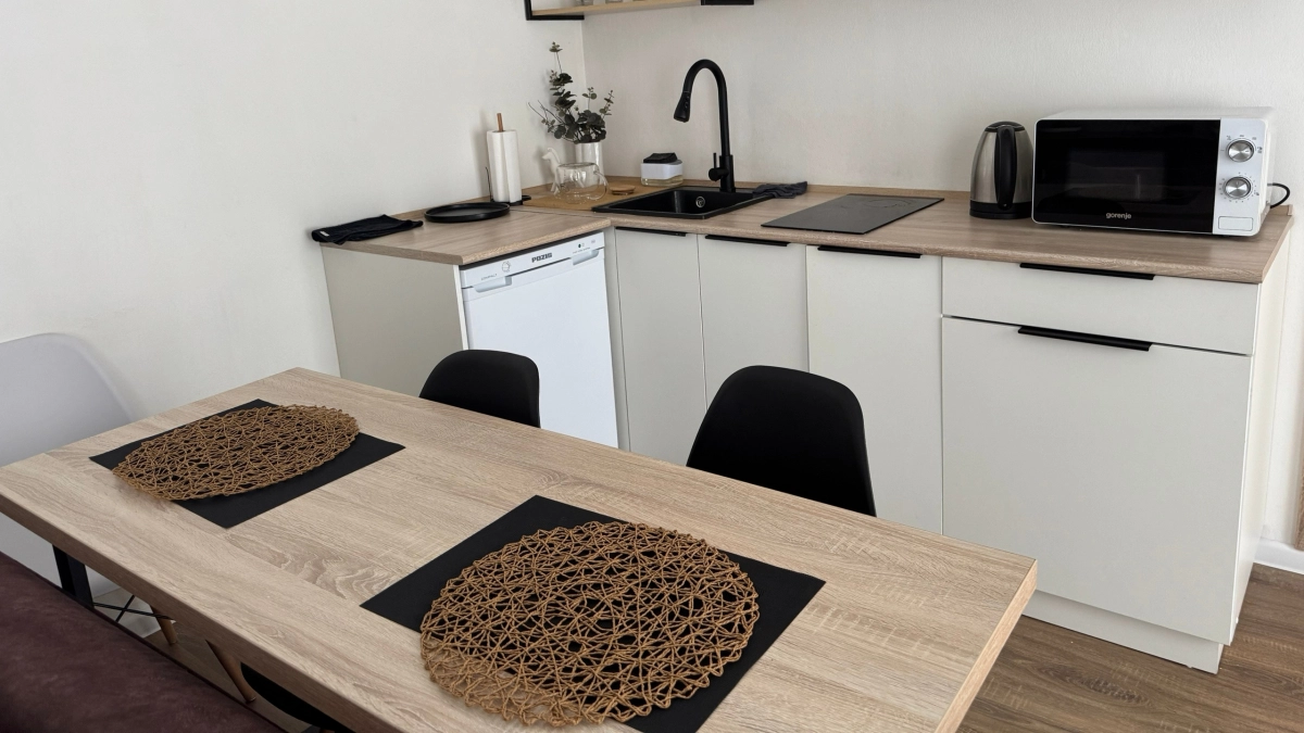 Этот предмет всегда должен лежать на столе: он хранит деньги и достаток — совет из старины