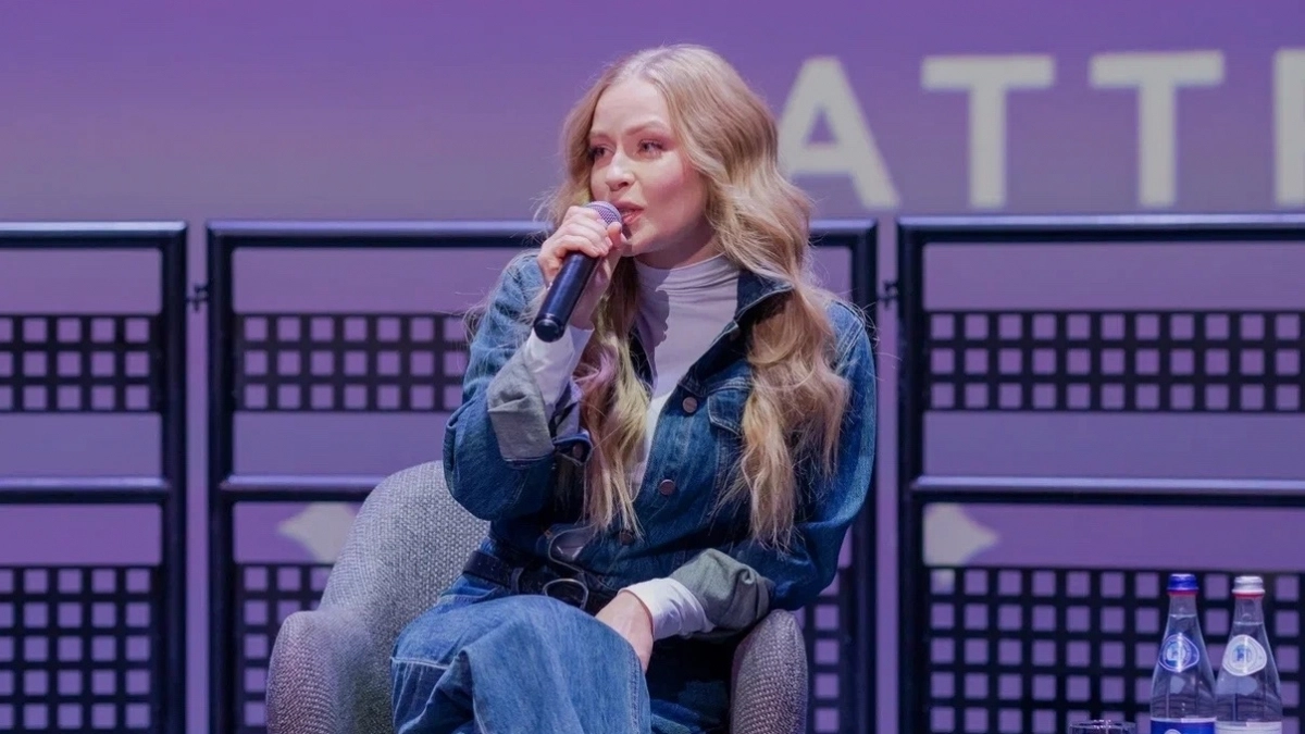 Мошенники сутки атаковали 13-летнюю дочь известной актрисы