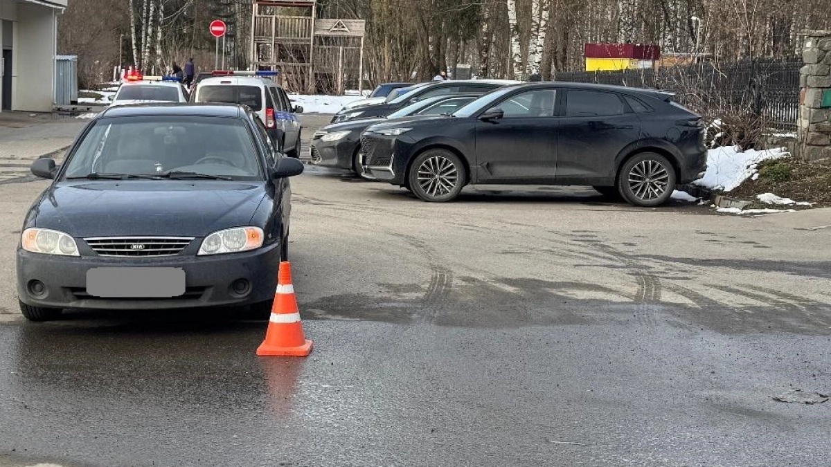 В Кирове водитель иномарки сбил 11-летнего велосипедиста