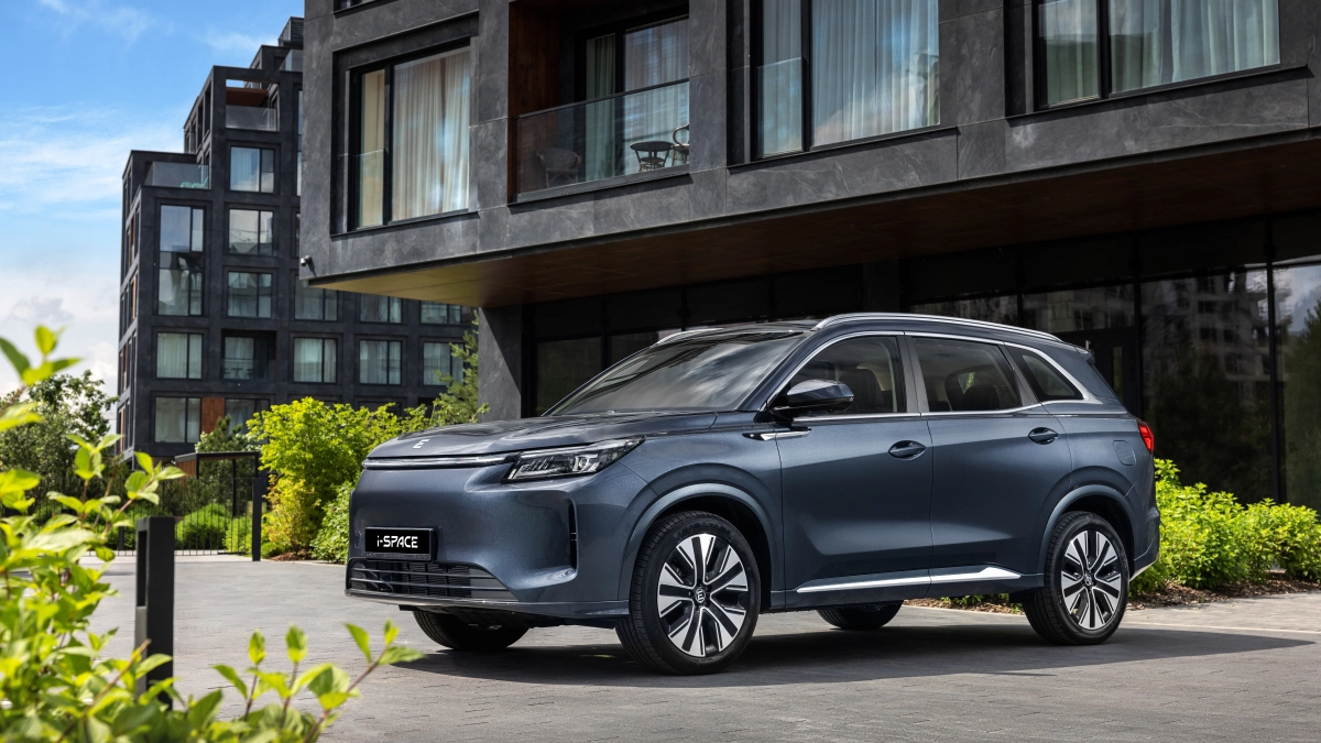 Экономия более 900 000 рублей: обзор российского гибрида, который реально купить с госсубсидией