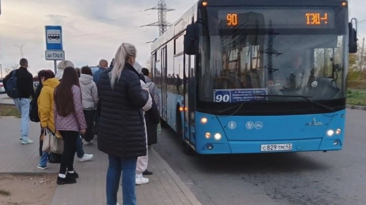 Полторы сотни новых автобусов пустили на маршруты Кирова