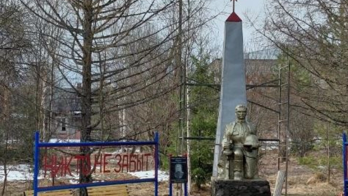 Жители Даровского района поддержали ремонт памятника воинам-землякам